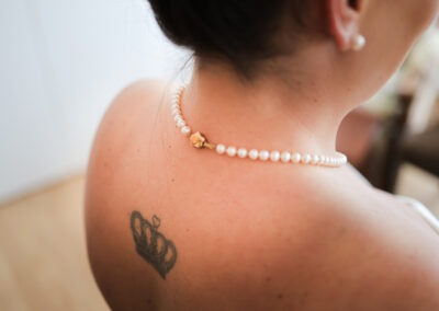 detalj na mladinim ledjima